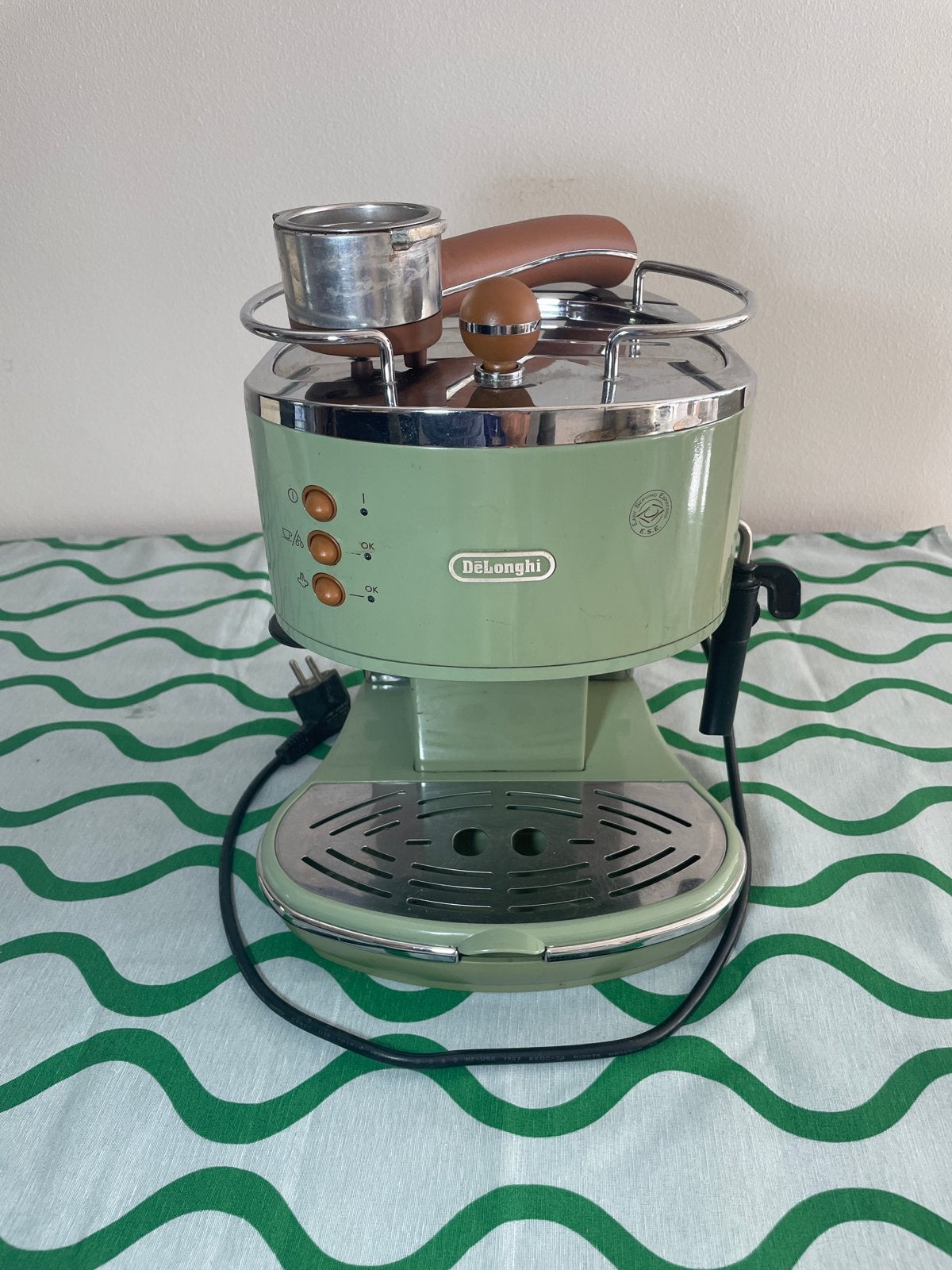 De'Longhi Espressomachine - Vintage Groen, Witgoed en Apparatuur, Gebruikt, Espresso apparaat, Gemalen koffie, 2 tot 4 kopjes