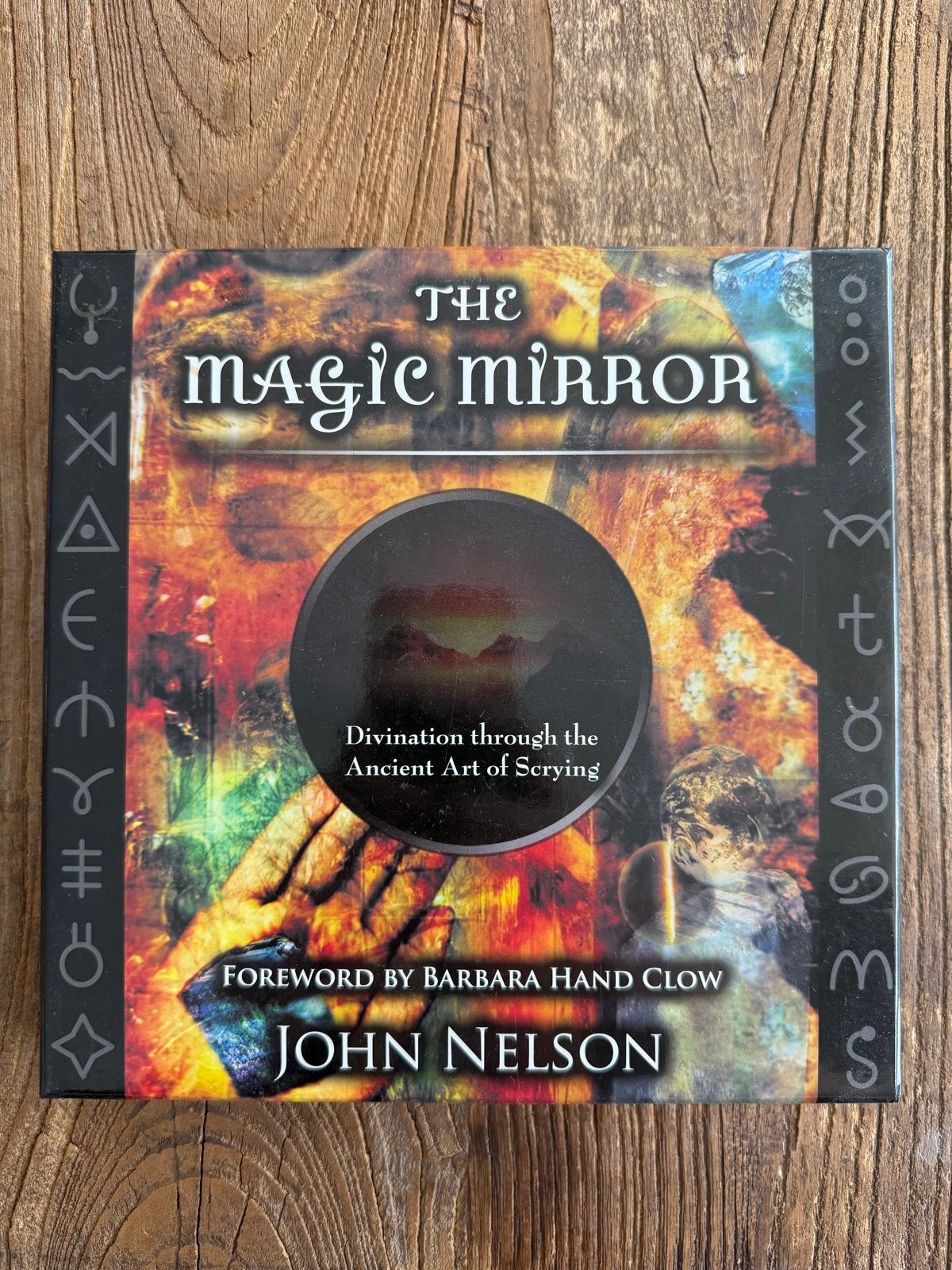 The Magic Mirror: Divination door Scrying (Boek + CD + Spieg, Ophalen of Verzenden, Zo goed als nieuw, Spiritualiteit algemeen