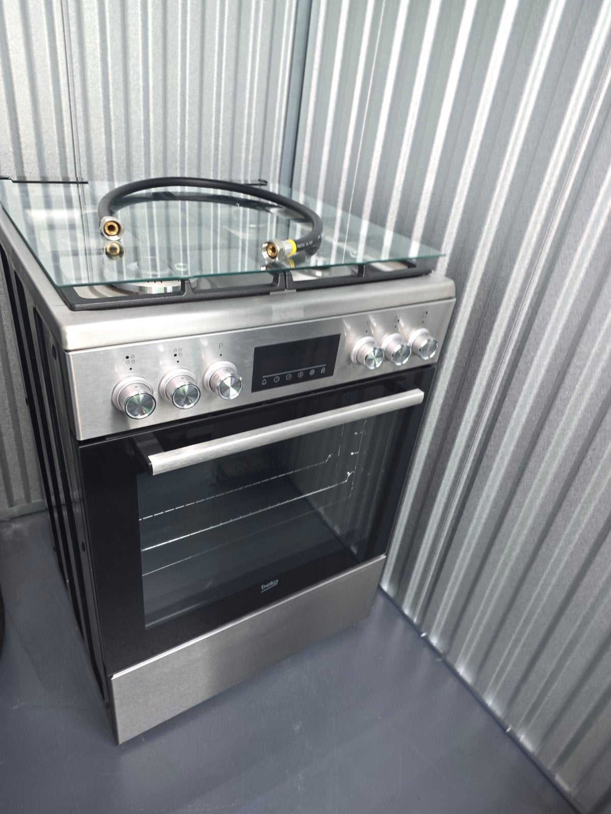 BEKO FBE6133XSNL AeroPerfect vrijstaande gasfornuis, Ophalen, 4 kookzones, Zo goed als nieuw, Energieklasse A of zuiniger