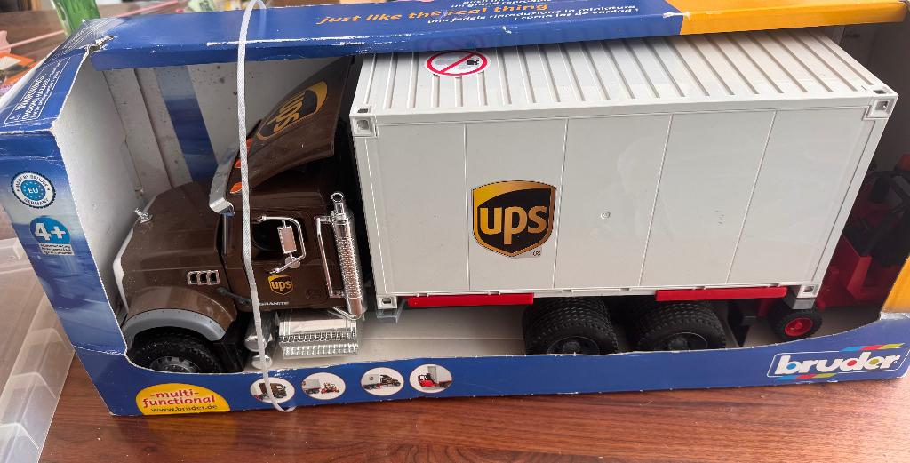NIEUW - Bruder Mack Granite UPS logistiektruck+ vorkheftruck, Ophalen of Verzenden, Nieuw, Jongen of Meisje