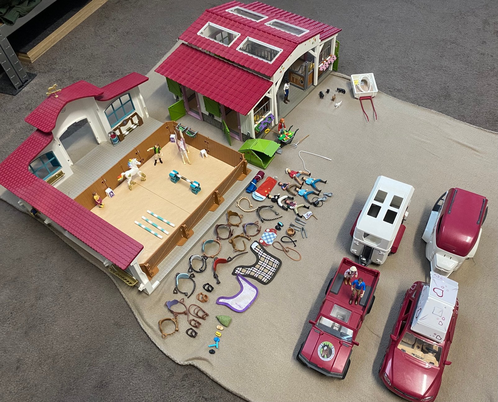 Schleich Horse Club paarden manage, stal, auto, trailer, Ophalen of Verzenden, Zo goed als nieuw