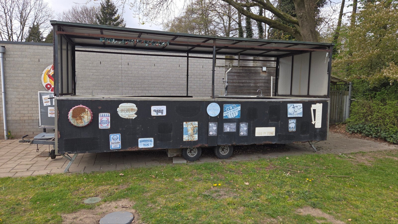 Mobiele Verkoopwagen met Bierkoeler en Tapkraan, Ophalen