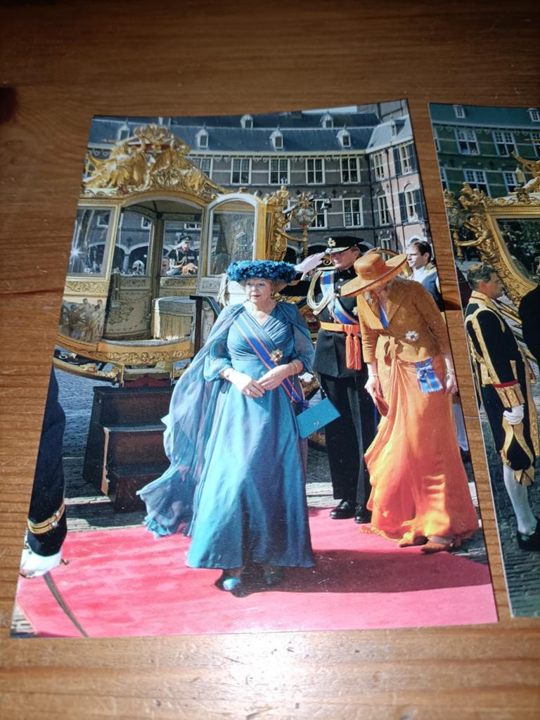2 ansichtkaarten Koningin Beatrix Prinsjesdag, Verzamelen, Koninklijk Huis en Royalty, Ophalen of Verzenden, Zo goed als nieuw