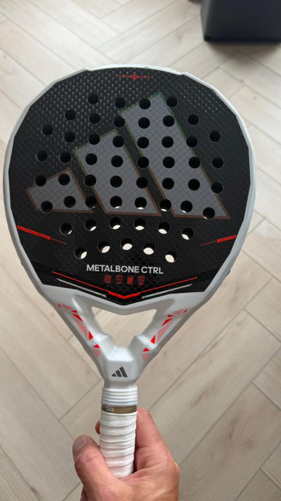 Adidas metalbone 3.5 control met scheurtje in blad, Ophalen, Gebruikt, Padelracket