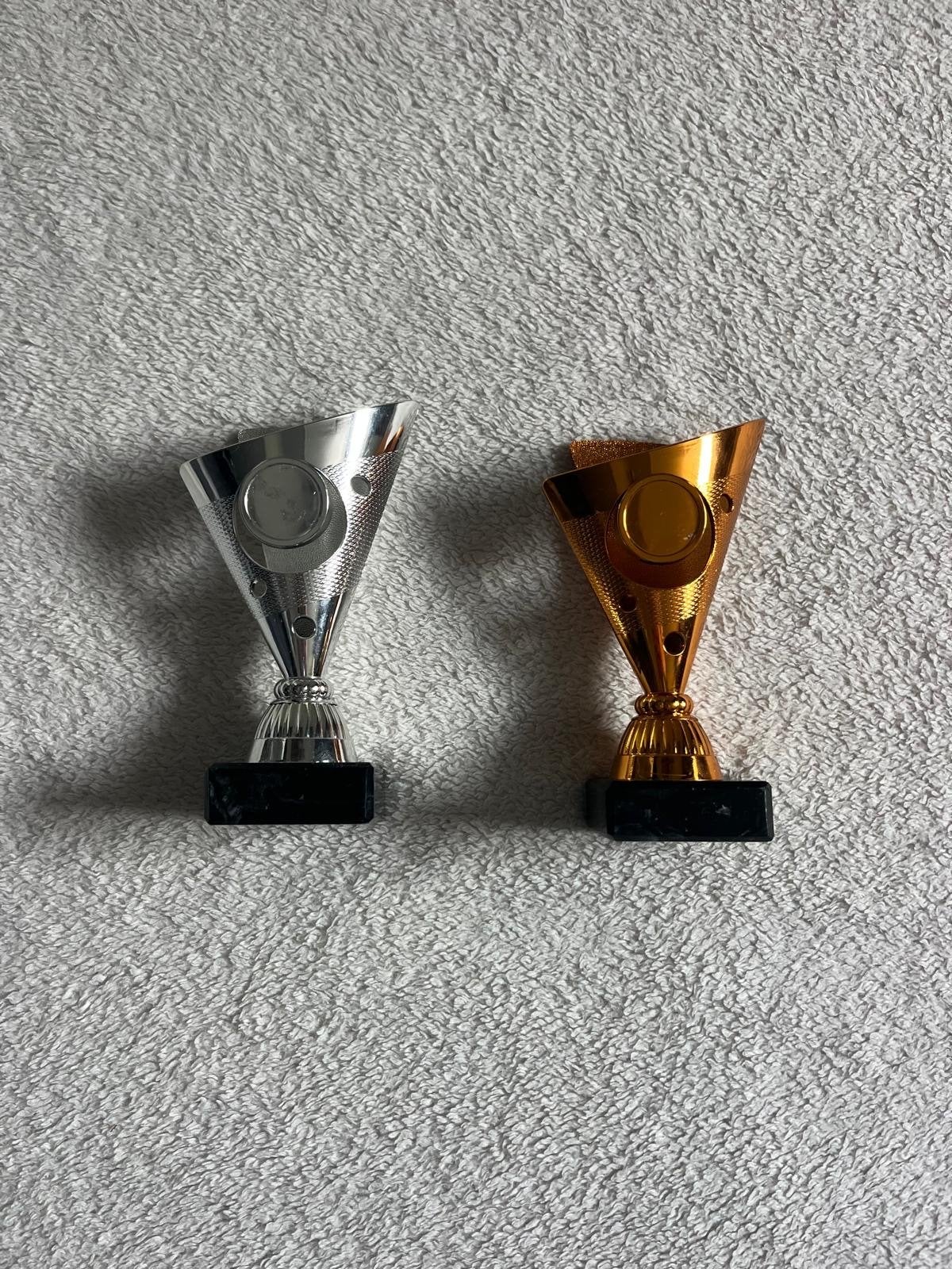 Set van 2 bekers 2e en 3e prijs., Ophalen of Verzenden, Zo goed als nieuw