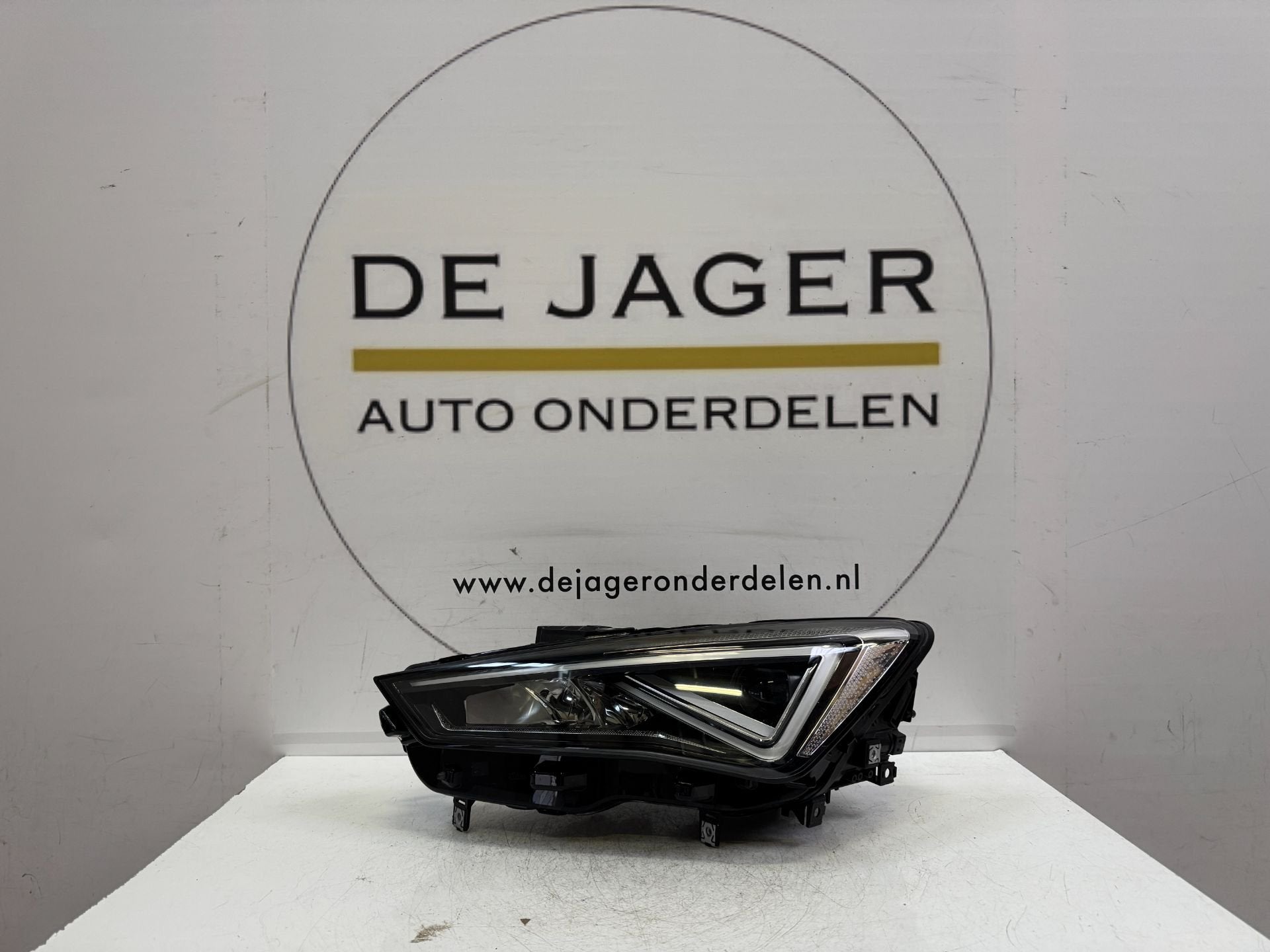 CUPRA FORMENTOR 5FG FULL LED KOPLAMP RECHTS 5FG941008F 2020-, Gebruikt, Autovia A-2, Km 585 585
08760  Martorell, ES, Ophalen of Verzenden