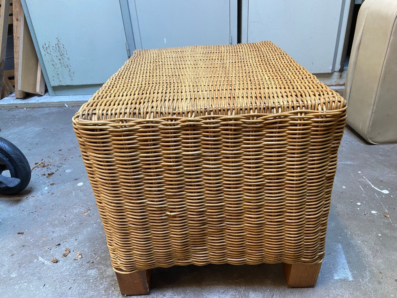 Rotan hocker, voetenbankje, Huis en Inrichting, Ophalen, Minder dan 50 cm, Zo goed als nieuw, Rechthoekig