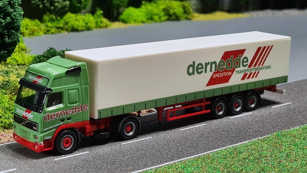 045 Herpa Dernedde / Wandt Volvo FH01 schuifzeilentrailer, Ophalen of Verzenden, Nieuw, Bus of Vrachtwagen, Herpa