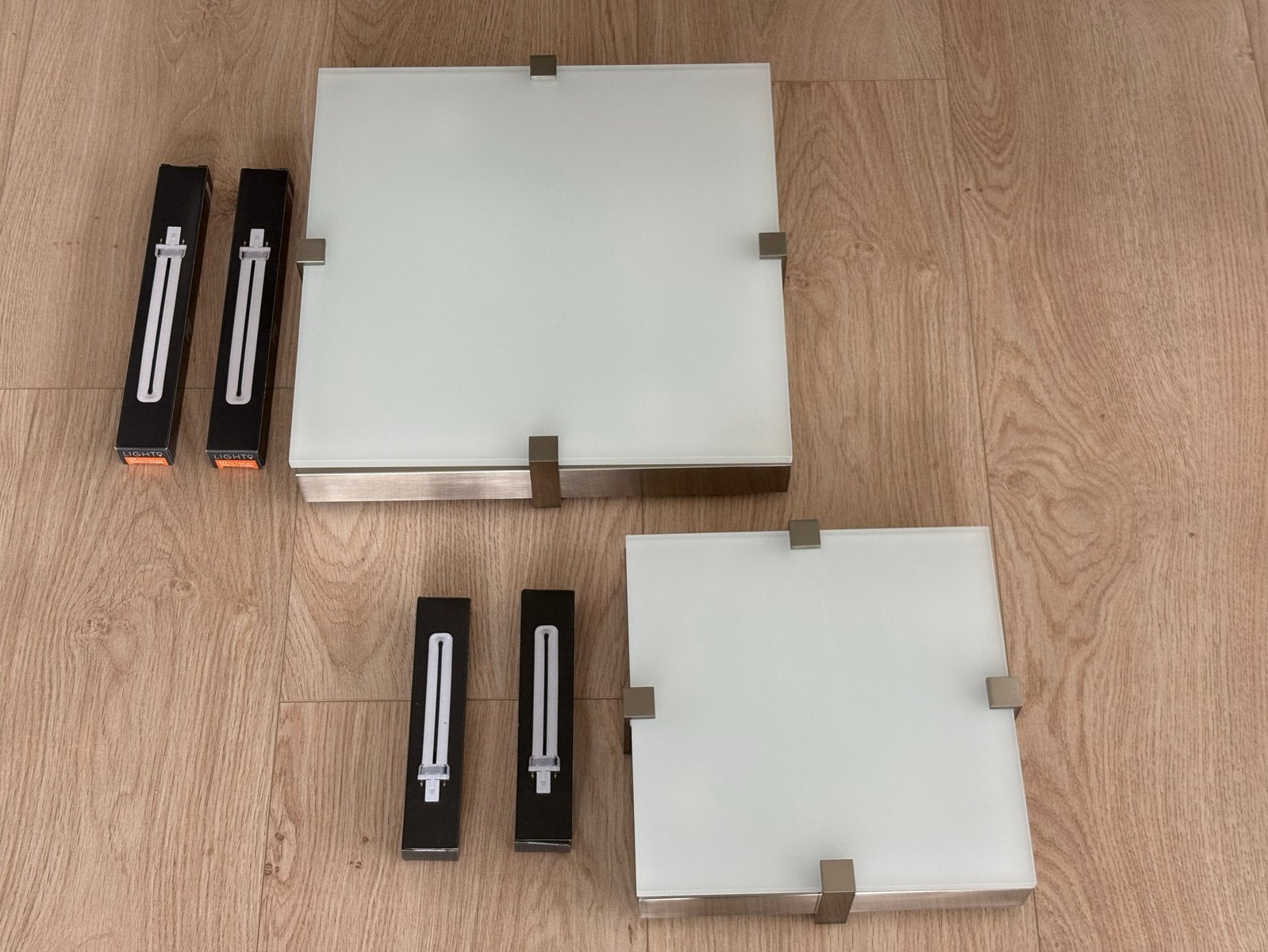 Set van 2 Philips Lirio plafondlampen melkglas en chroom, Ophalen, Gebruikt, Inclusief lichtbron, Modern
