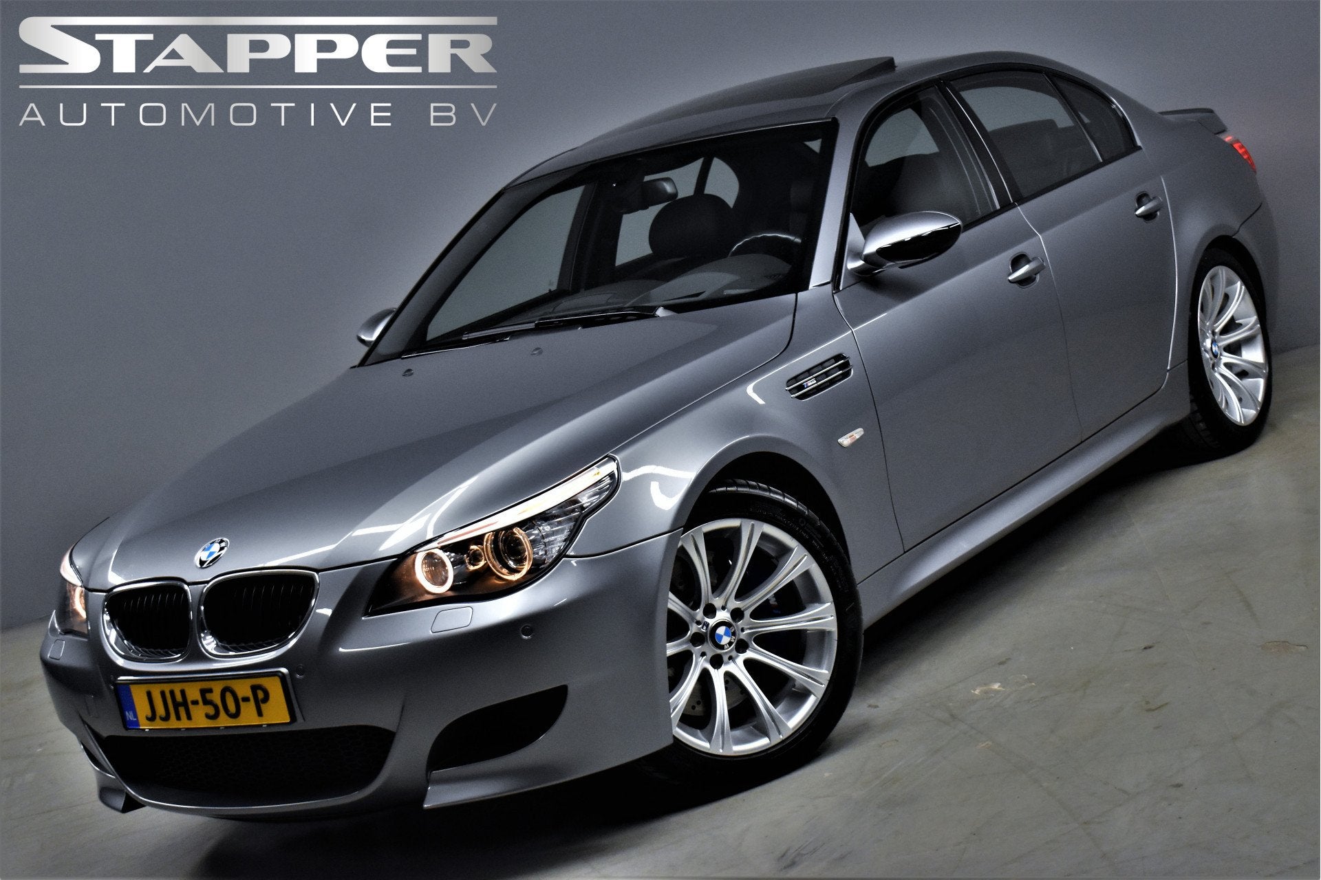 BMW M5 LCI V10 507pk SMG Dealer OH Topconditie! Schuifdak/He, Auto's, BMW, Automaat, Achterwielaandrijving, Zwart, 507 pk