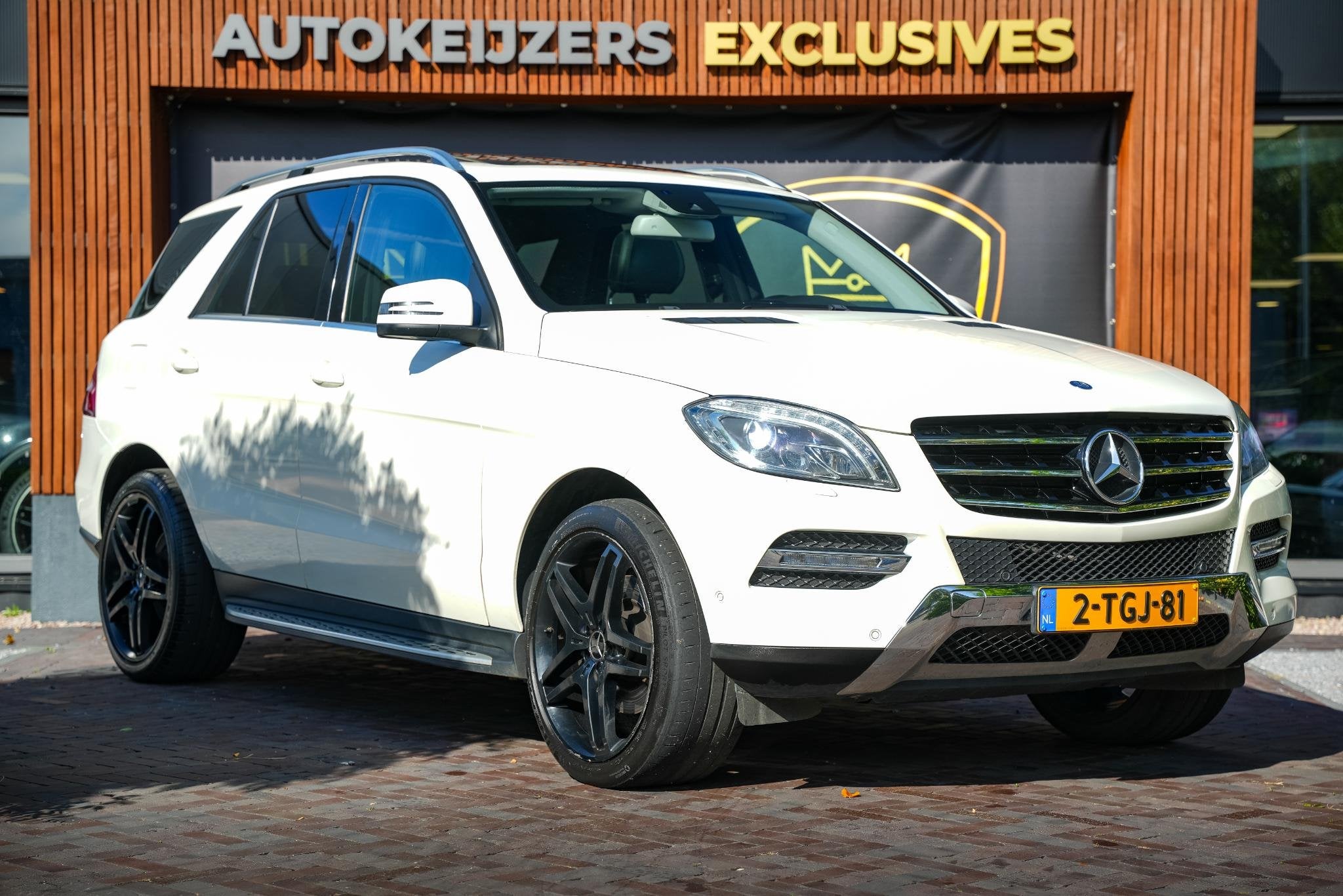 Mercedes-Benz M-klasse 350 AMG Panoramadak Harman/Kardon Nav, Automaat, Stof, Gebruikt, Wit