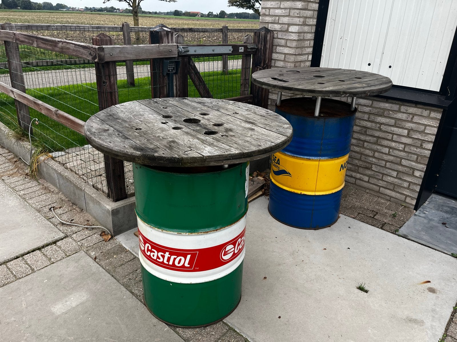 2 Stoere Sta Tafels van Olievaten - Gezellige Sfeer!, Ophalen, Gebruikt