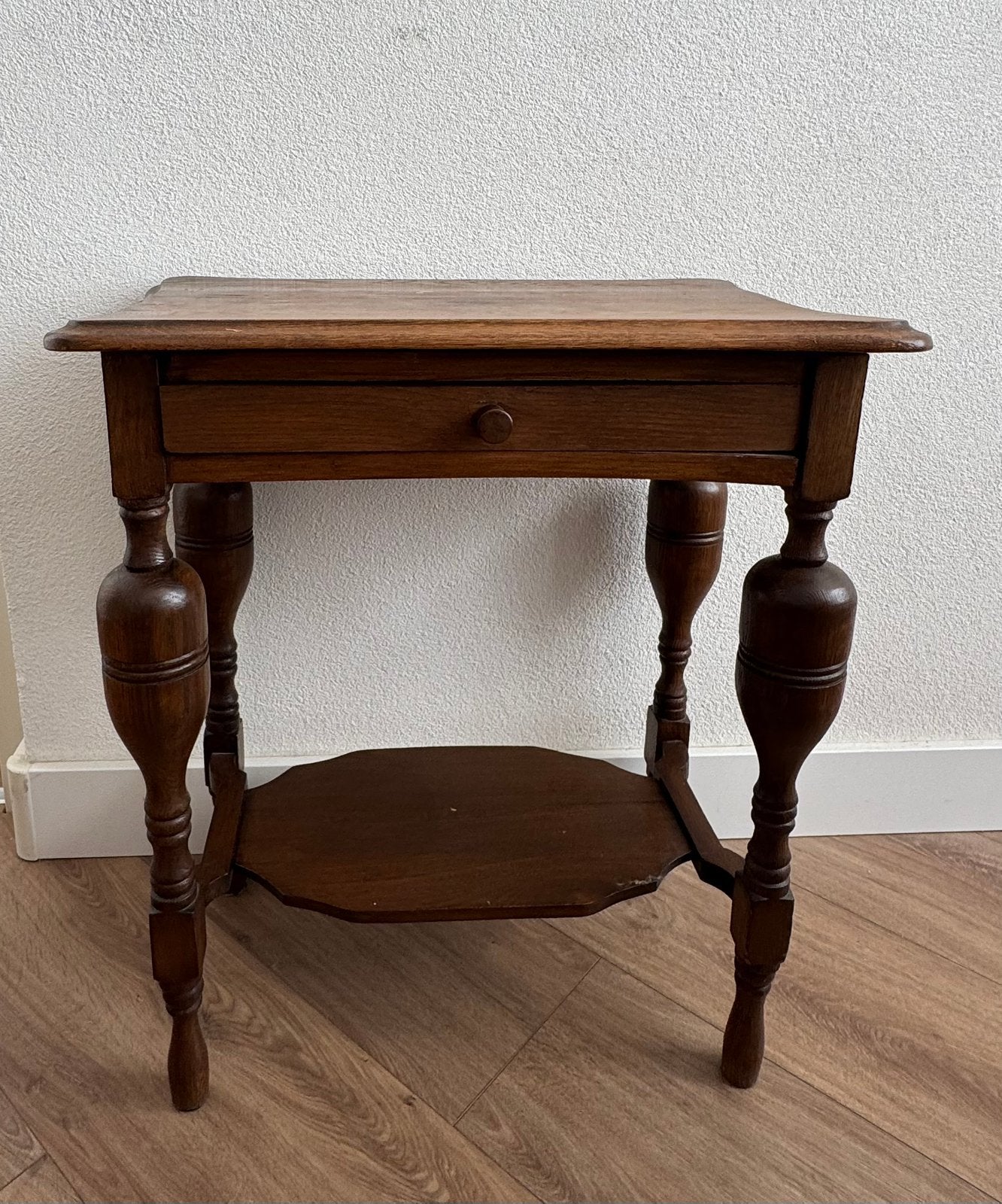 Antiek houten sidetable, Ophalen
