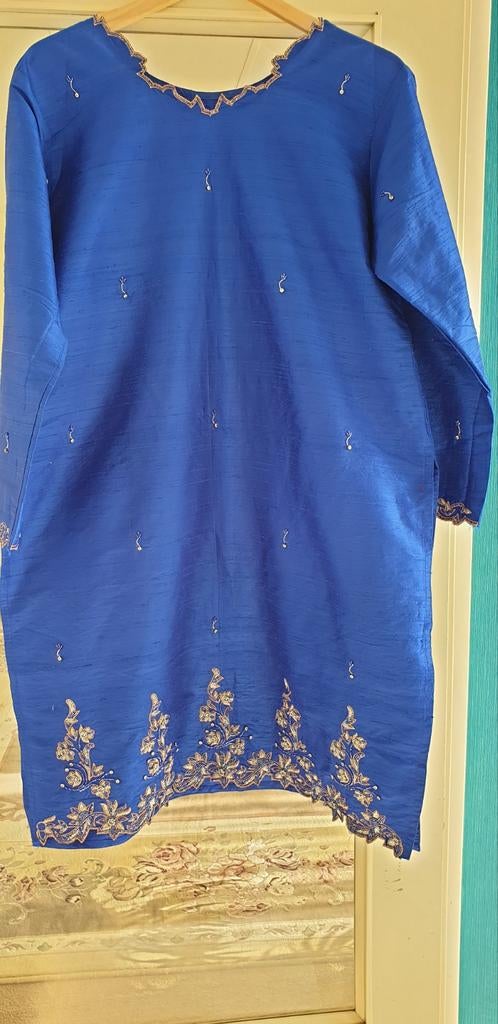 Prachtige Blauwe Indiase Kurta met Gouden Borduurwerk, Kleding | Dames, Overige typen, Blauw, Maat 42/44 (L), Nieuw