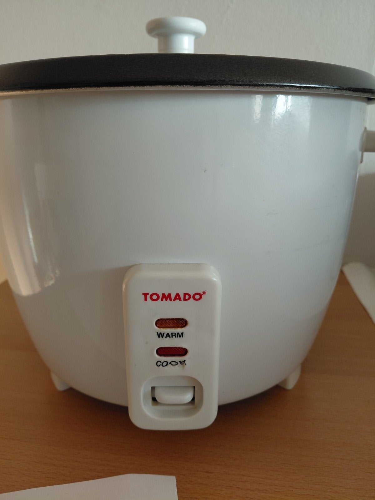 Rijstkoker Tomado 1,8 Liter 700 Watt, Ophalen, Gebruikt