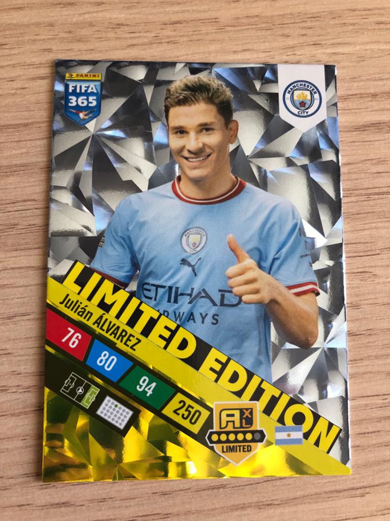 Panini FIFA 365 2023 Julian Alvarez Limited Edition, Ophalen of Verzenden, Nieuw, Buitenlandse clubs, Poster, Plaatje of Sticker