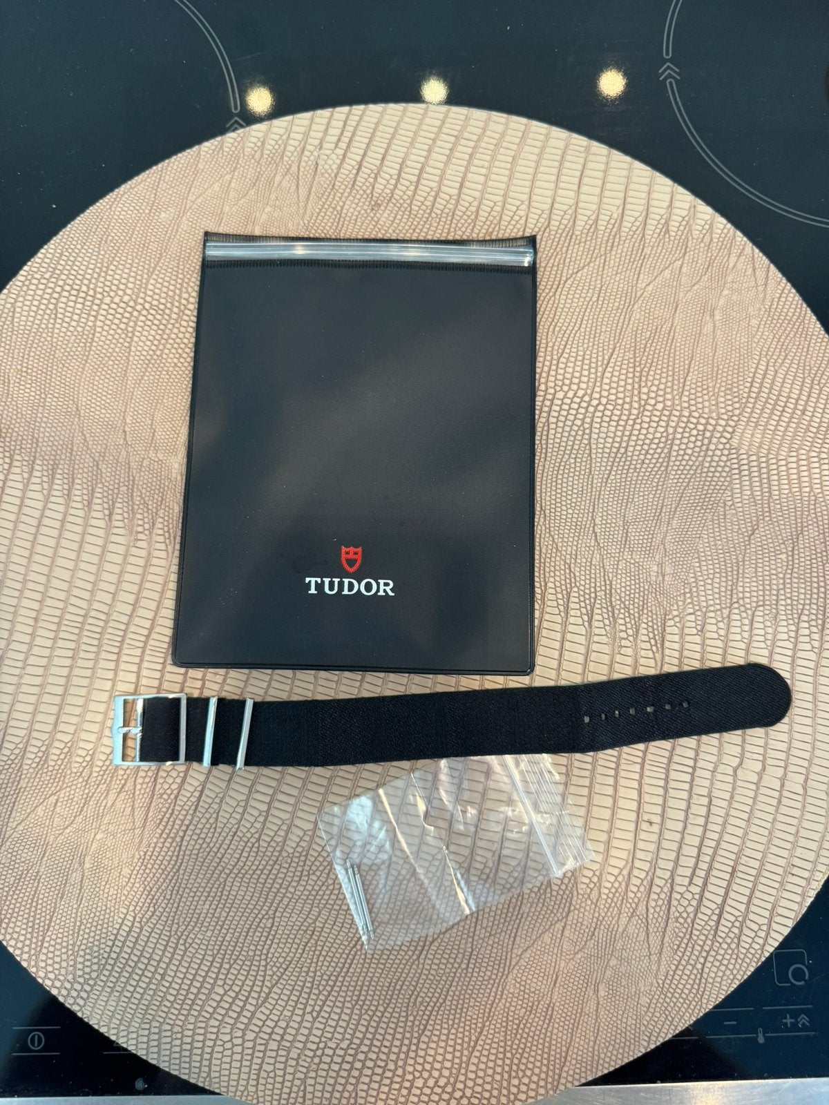 Tudor Nato Band Zwart 22mm, Overige merken, Overige materialen, Polshorloge, Overige materialen
