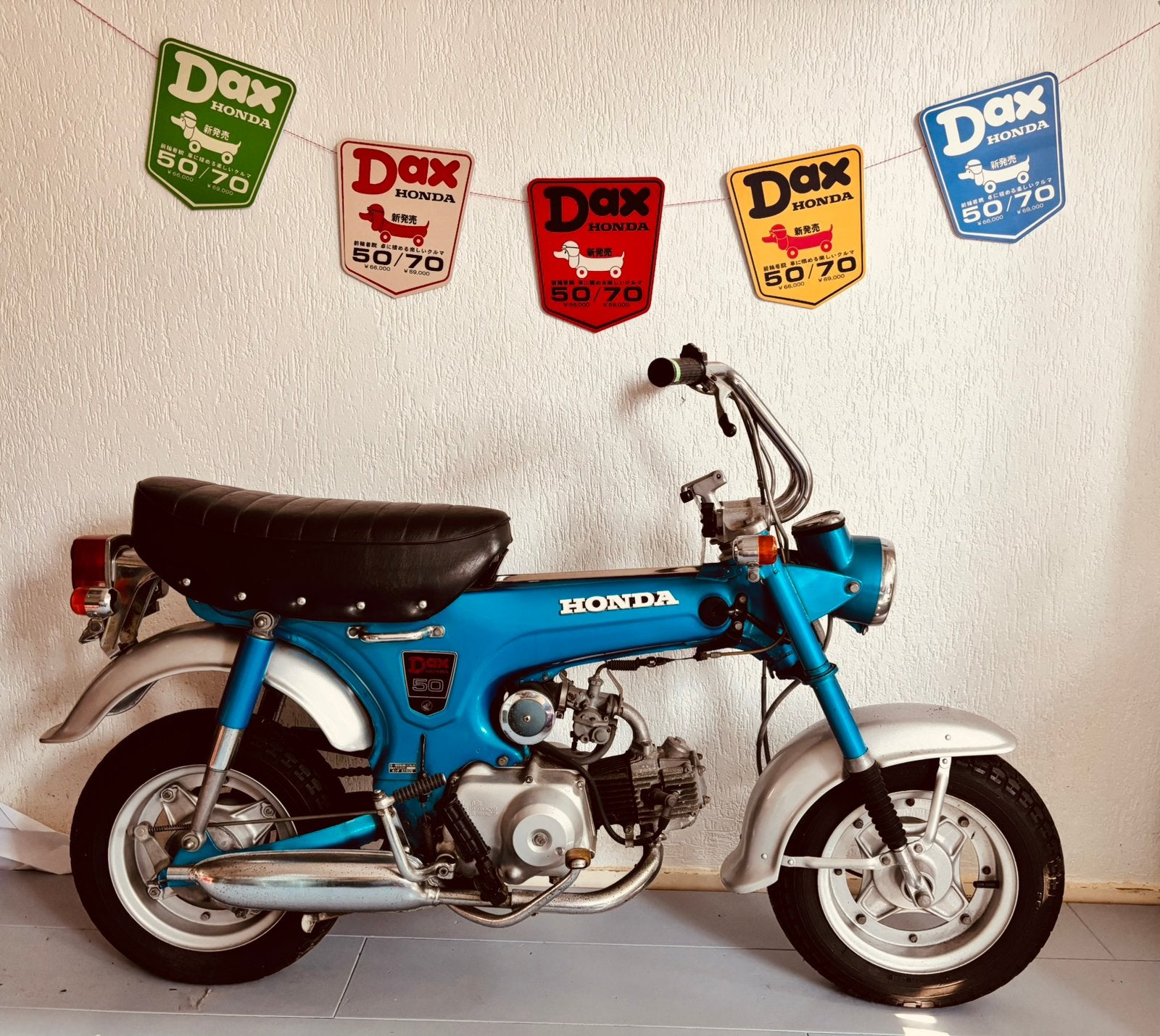 Honda Dax ST50 bordjes (monkey ss50), Ophalen, Zo goed als nieuw, A1 t/m A3