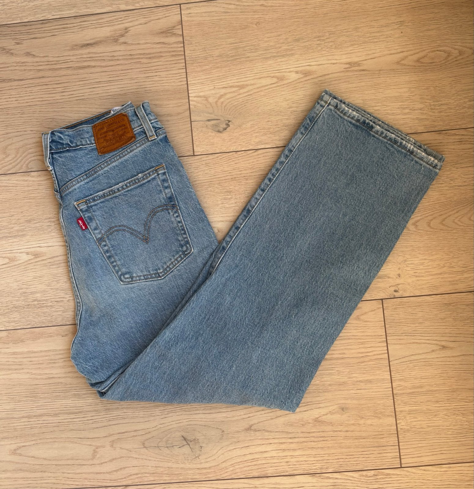 Levi's Ribcage Straight Jeans - W28L27 lichtblauw, Ophalen of Verzenden, Zo goed als nieuw, Blauw, W28 - W29 (confectie 36)