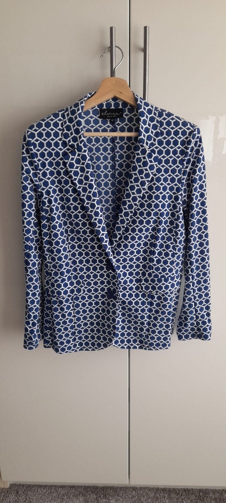Elvira Collections Jasje Maat 42 met Blauw/Wit Patroon, Blauw, Maat 42/44 (L), Ophalen of Verzenden, Zo goed als nieuw