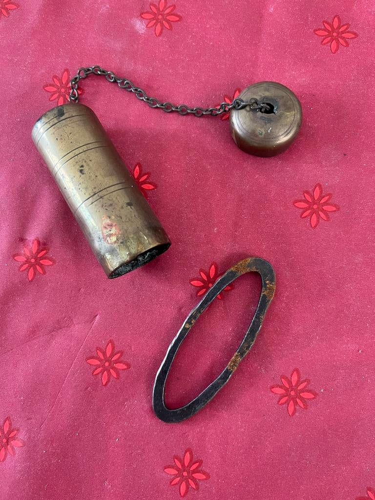 Antieke Koperen Tondeldoos met Vuurstaal en Ketting, Antiek en Kunst, Ophalen of Verzenden, Koper