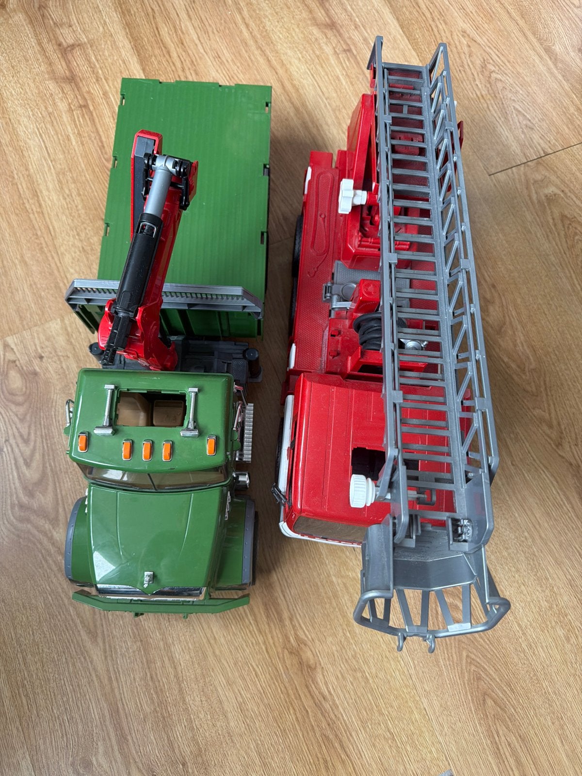 Bruder vrachtwagen met kraan en brandweerwagen, Ophalen, Gebruikt