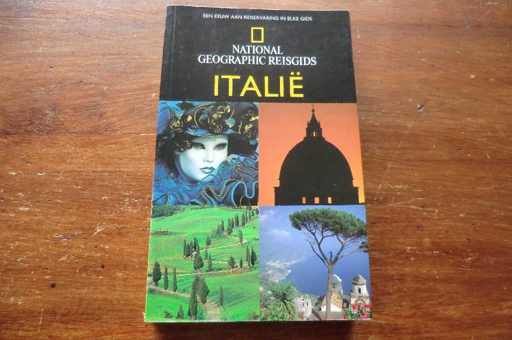 reisgids - Italië - national geographic (2007) / Rome, Europa, Ophalen of Verzenden, Reisgids of -boek, Gelezen