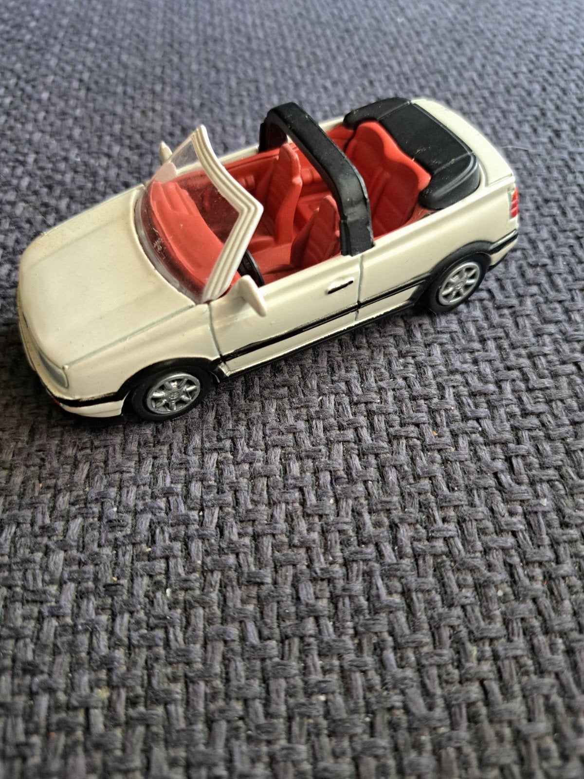 newray model v.w golf cabrio 1993, Hobby en Vrije tijd, Modelauto's | 1:43, Overige merken, Gebruikt, Auto, Ophalen of Verzenden