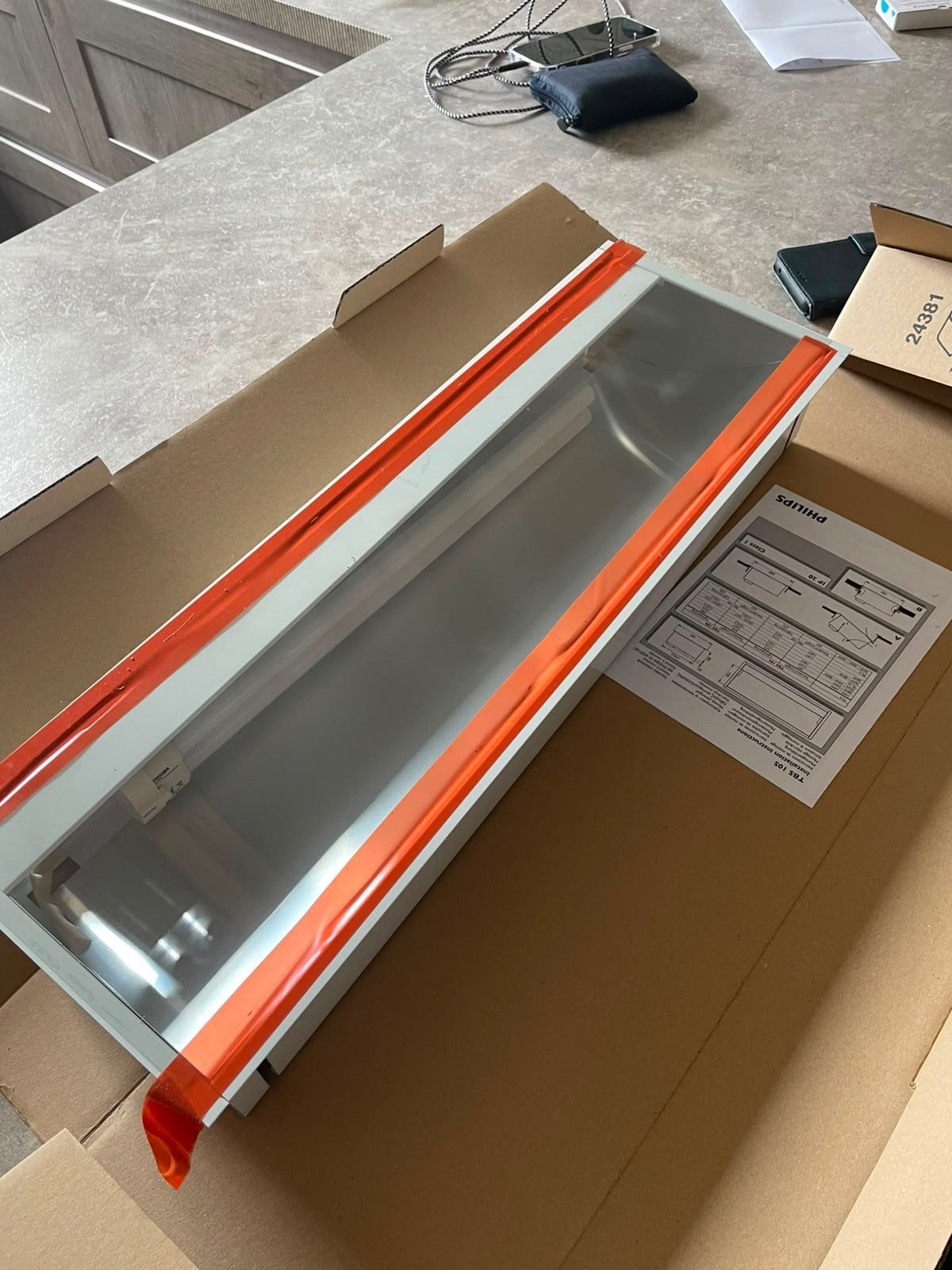 Philips TBS 105 lampenkappen - Gloednieuw, Metaal, Overige typen, Wit, Nieuw