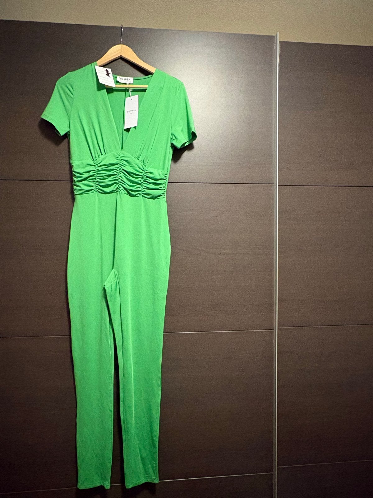 Nieuwe groene jumpsuit van By Swan Paris, maat L, Kleding | Dames, Ophalen of Verzenden, Nieuw, Maat 42/44 (L), Groen