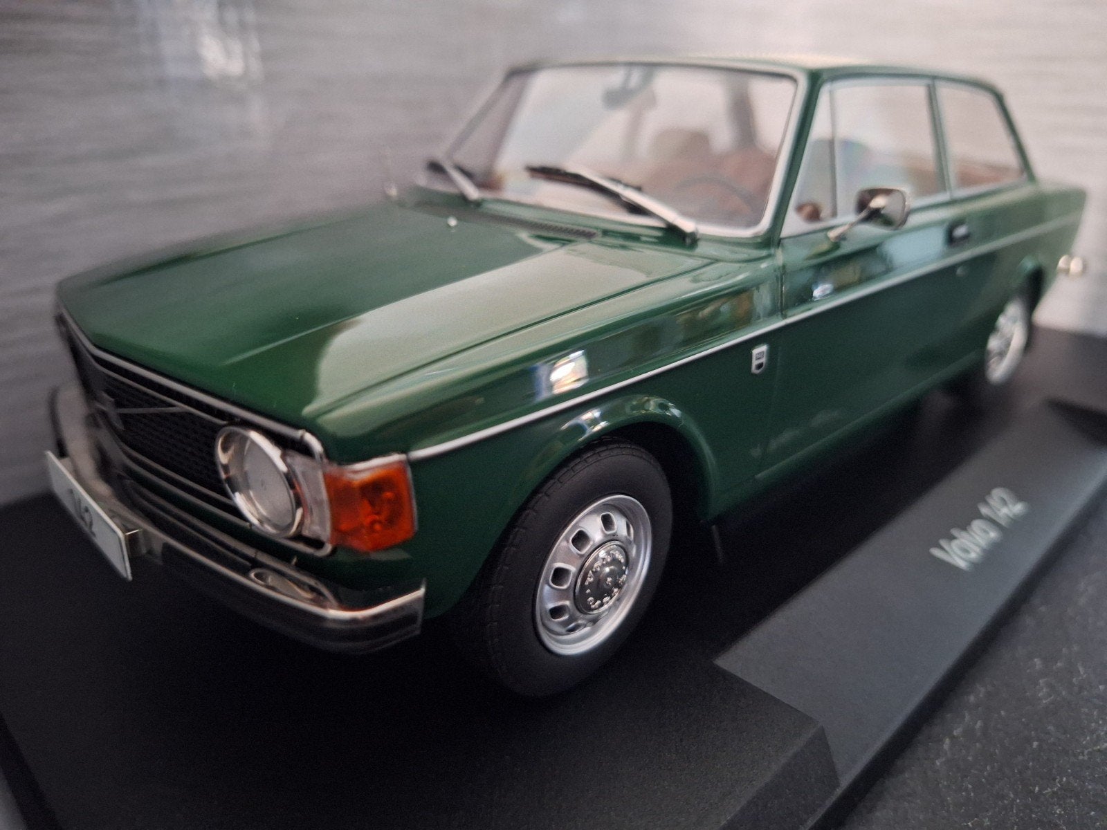 Volvo 142 Schaal 1:18, Overige merken, MCG, Nieuw, Ophalen of Verzenden