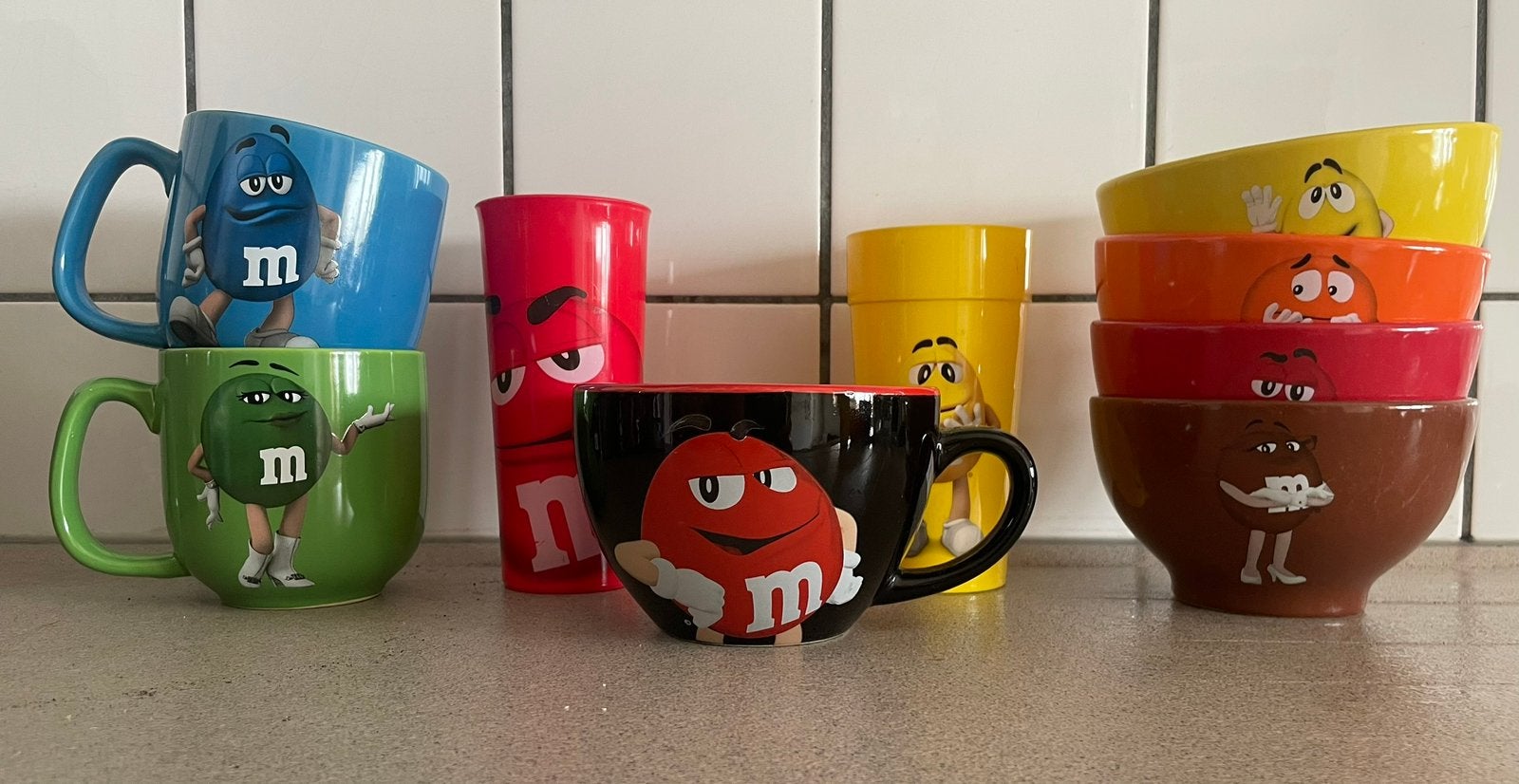M&M’s servies kom schaal mok beker bink schatje, Ophalen of Verzenden, Zo goed als nieuw, Gebruiksvoorwerp