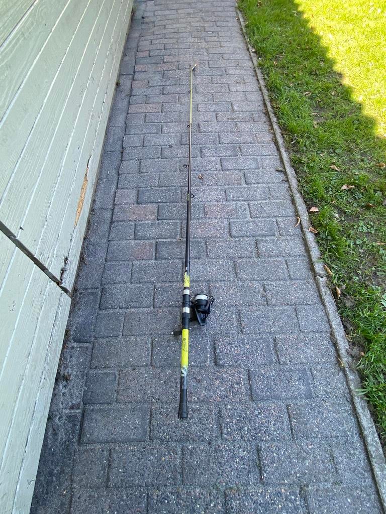 Decathlon Vishengel met Molen - 180g, 40-60g werpgewicht, Ophalen of Verzenden, Gebruikt, Complete hengel