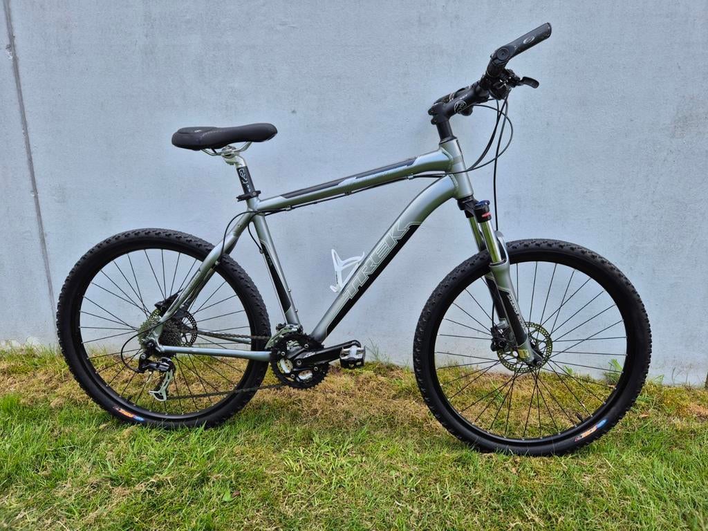 Zeer Nette TREK 4 SERIES MTB  26 inch 27 Versnellingen, Fietsen en Brommers, Fietsen | Mountainbikes en ATB, Ophalen, Zo goed als nieuw
