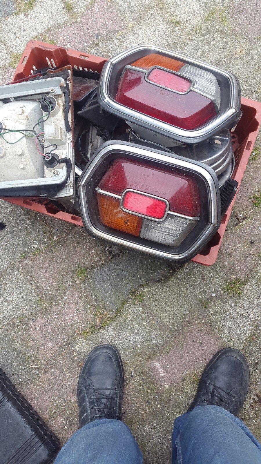 Datsun 100A Y2 Achterlichten, Bumpers en Stoel, Ophalen of Verzenden, Gebruikt, Nissan