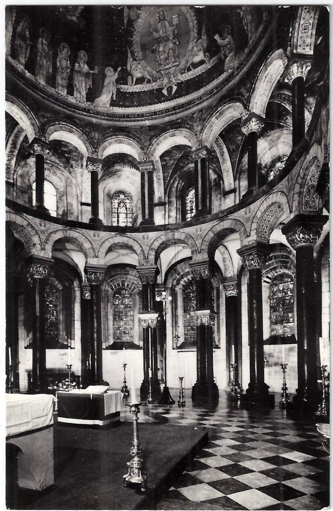 K5 Ongelopen oude ansichtkaart maastricht ol vrouwe basiliek, Ophalen of Verzenden, 1980 tot heden, Ongelopen, Limburg