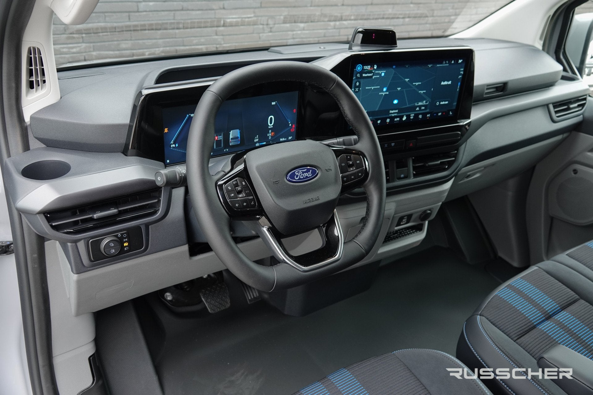 Ford E-Transit Custom L2H1 218Pk Aut. | Nieuwe 71Kwh Accu |, Auto's, Bestelauto's, Automaat, Achterwielaandrijving, Gebruikt, Zwart