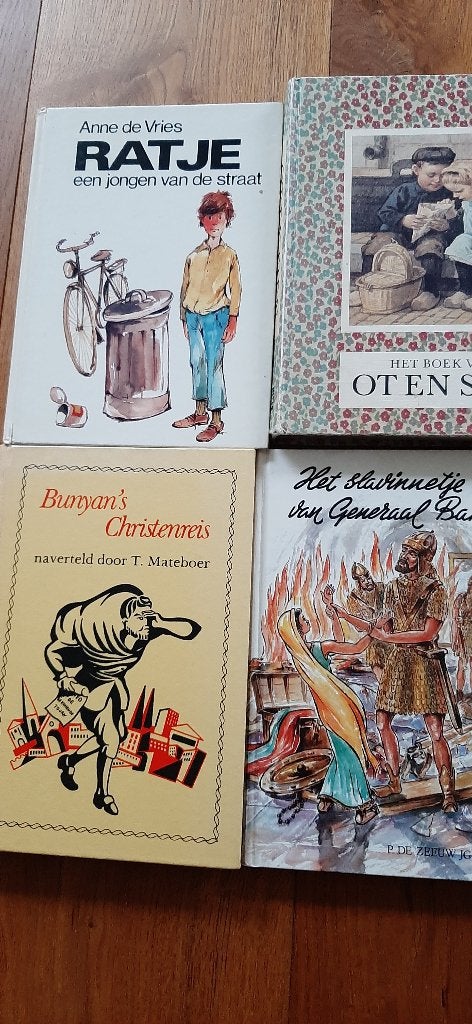 4 kinder en jeugdboeken van €2,00 - €2,50, Ophalen of Verzenden, Zo goed als nieuw, Fictie algemeen