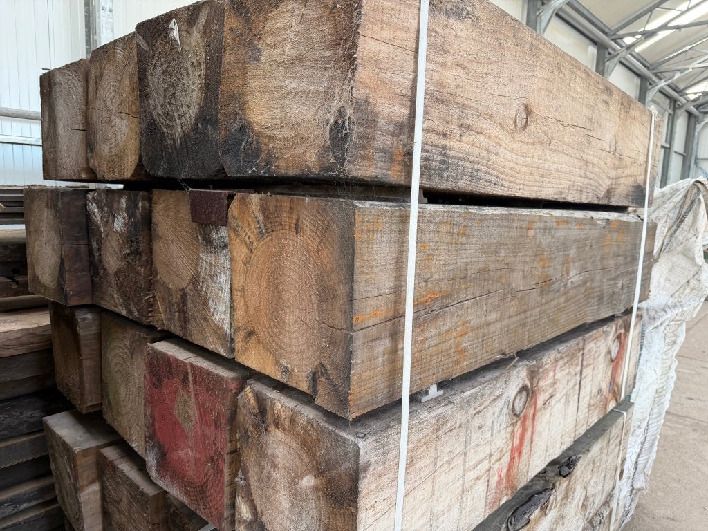 30x30cm robuuste balken, palen hout met karakter Radiatapine, Tuin en Terras, Bielzen en Borders, Gebruikt, Hout, 25 tot 50 cm