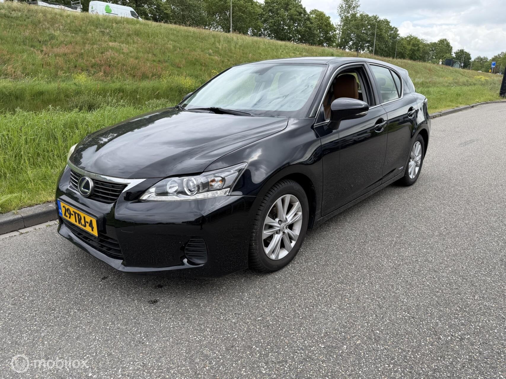 Lexus CT 200h Hybrid leer daeler onderhouden, 136 pk, Gebruikt, 4 cilinders, Zwart
