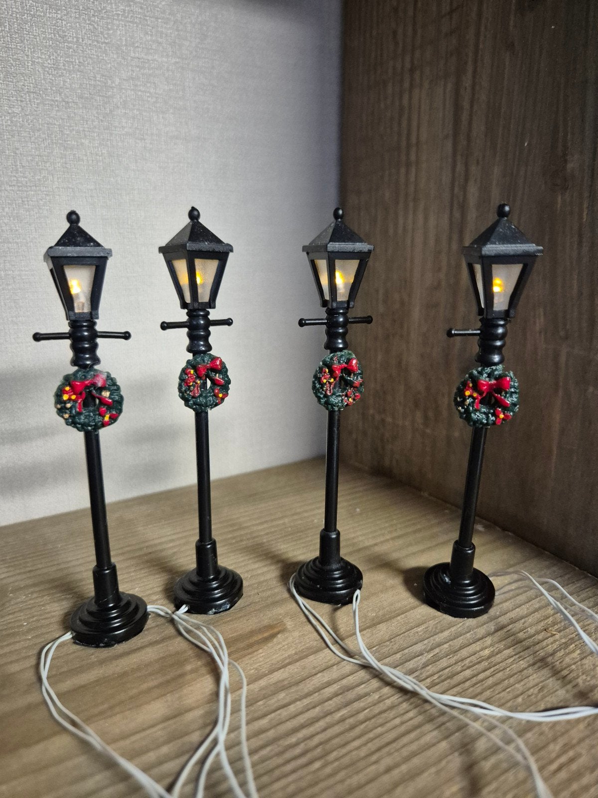 lemax straatverlichting set van 4 kerstdorp kersthuisjes, Ophalen of Verzenden, Zo goed als nieuw