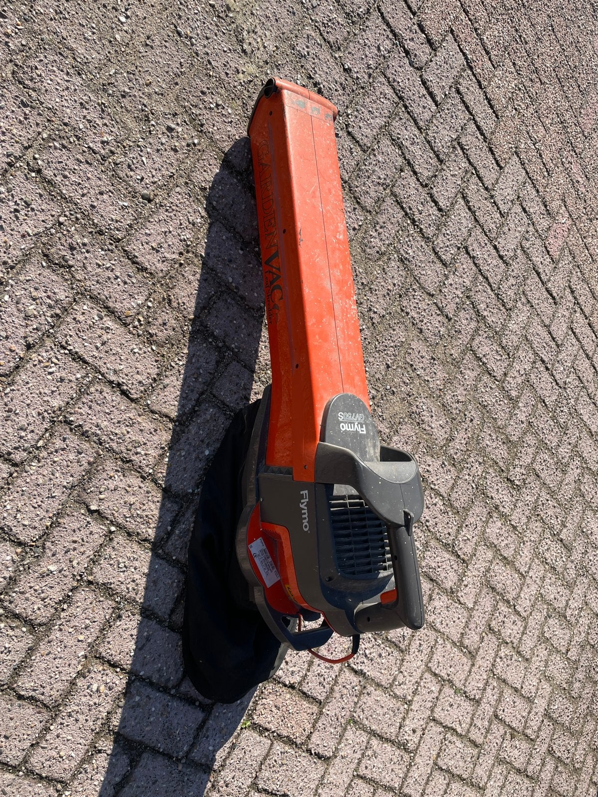 Flymo bladblazer en zuiger, Ophalen, Gebruikt, Met zuigfunctie, Handgedragen