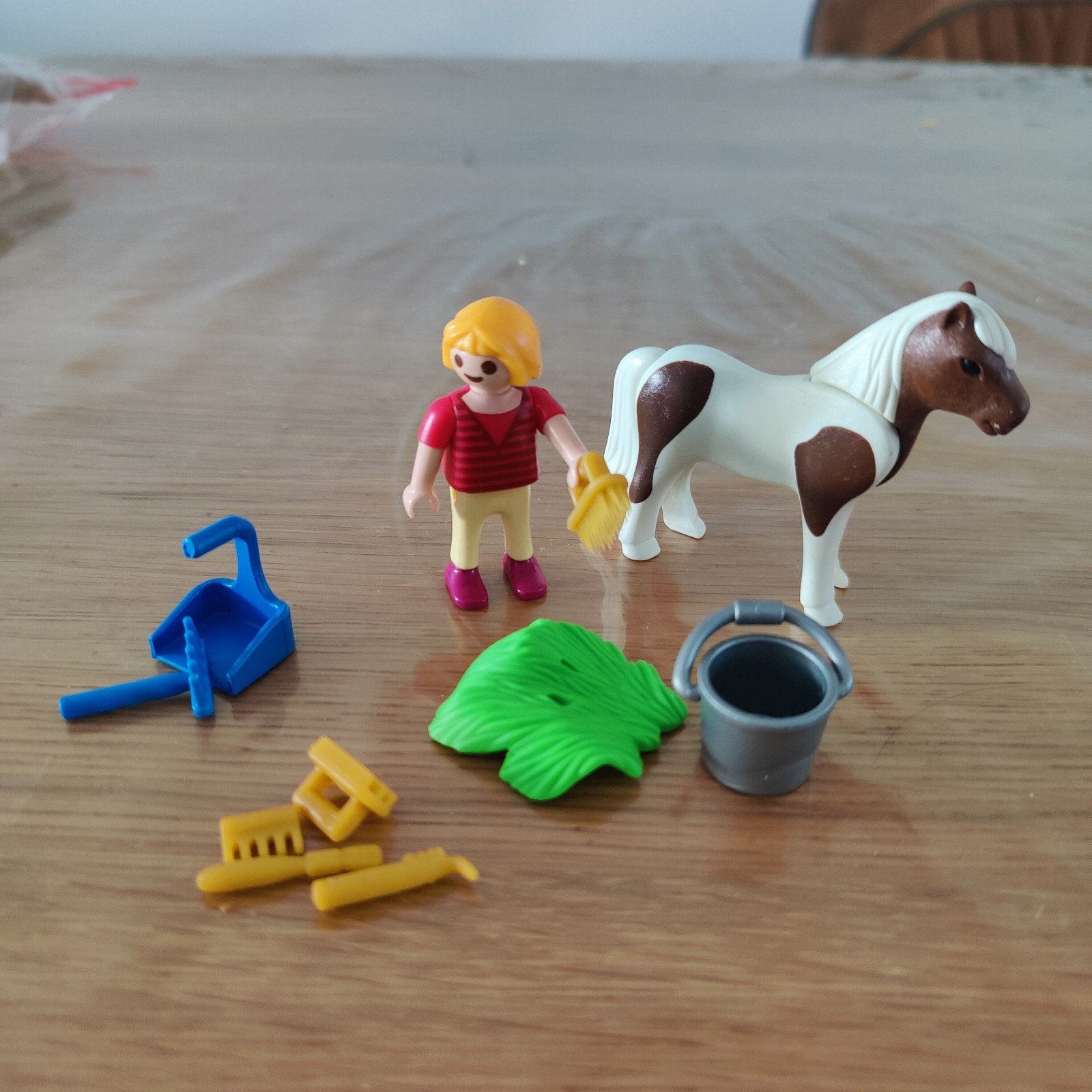 Playmobil meisje met paard en verzorgingsset, Ophalen of Verzenden