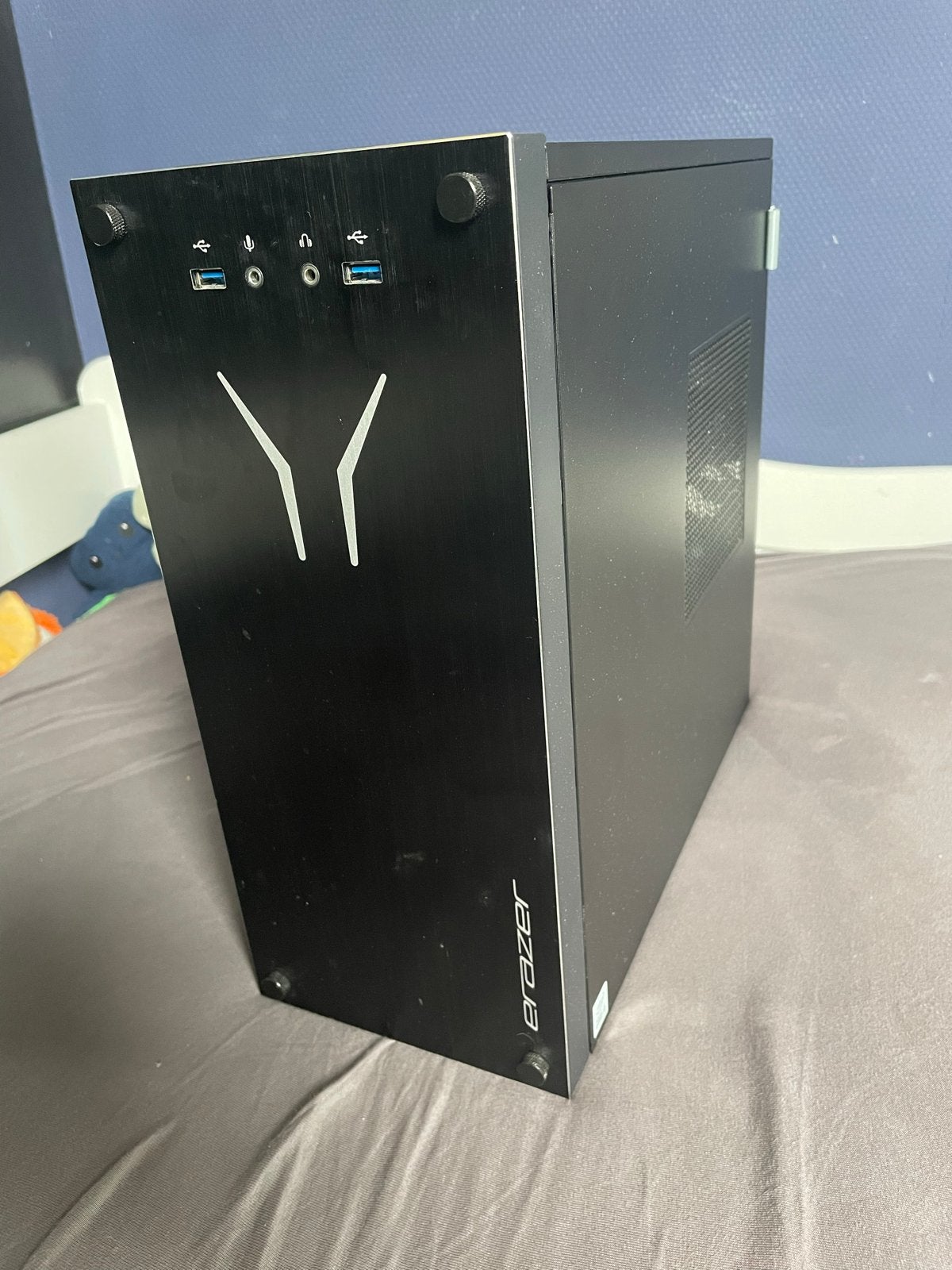 Medion Erazer PC Behuizing - Zwart, Computers en Software, Computerbehuizingen, Ophalen of Verzenden, Zo goed als nieuw