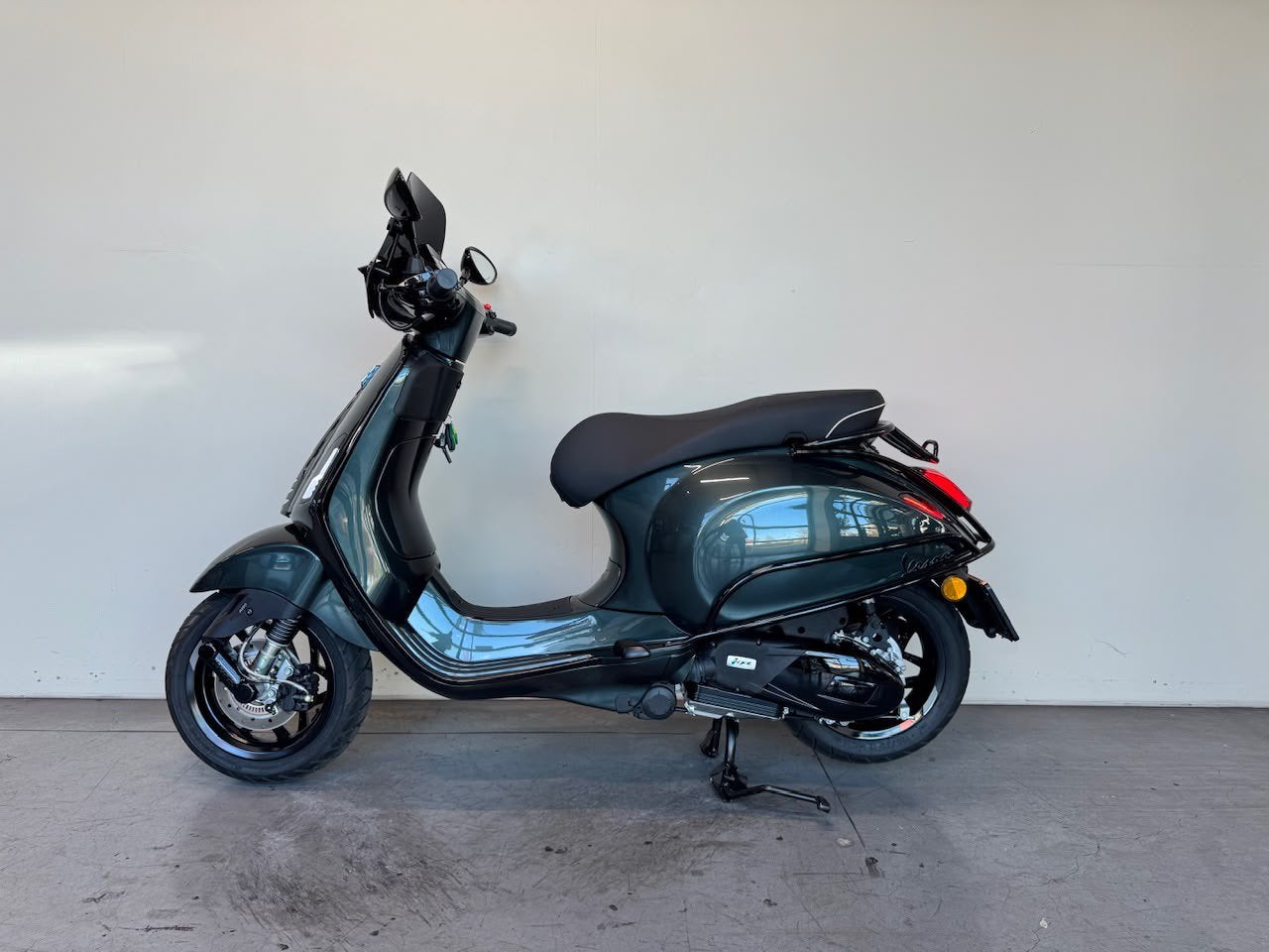 Vespa sprint 125 cc bouwjaar 2025, Ophalen of Verzenden, Zo goed als nieuw, Benzine