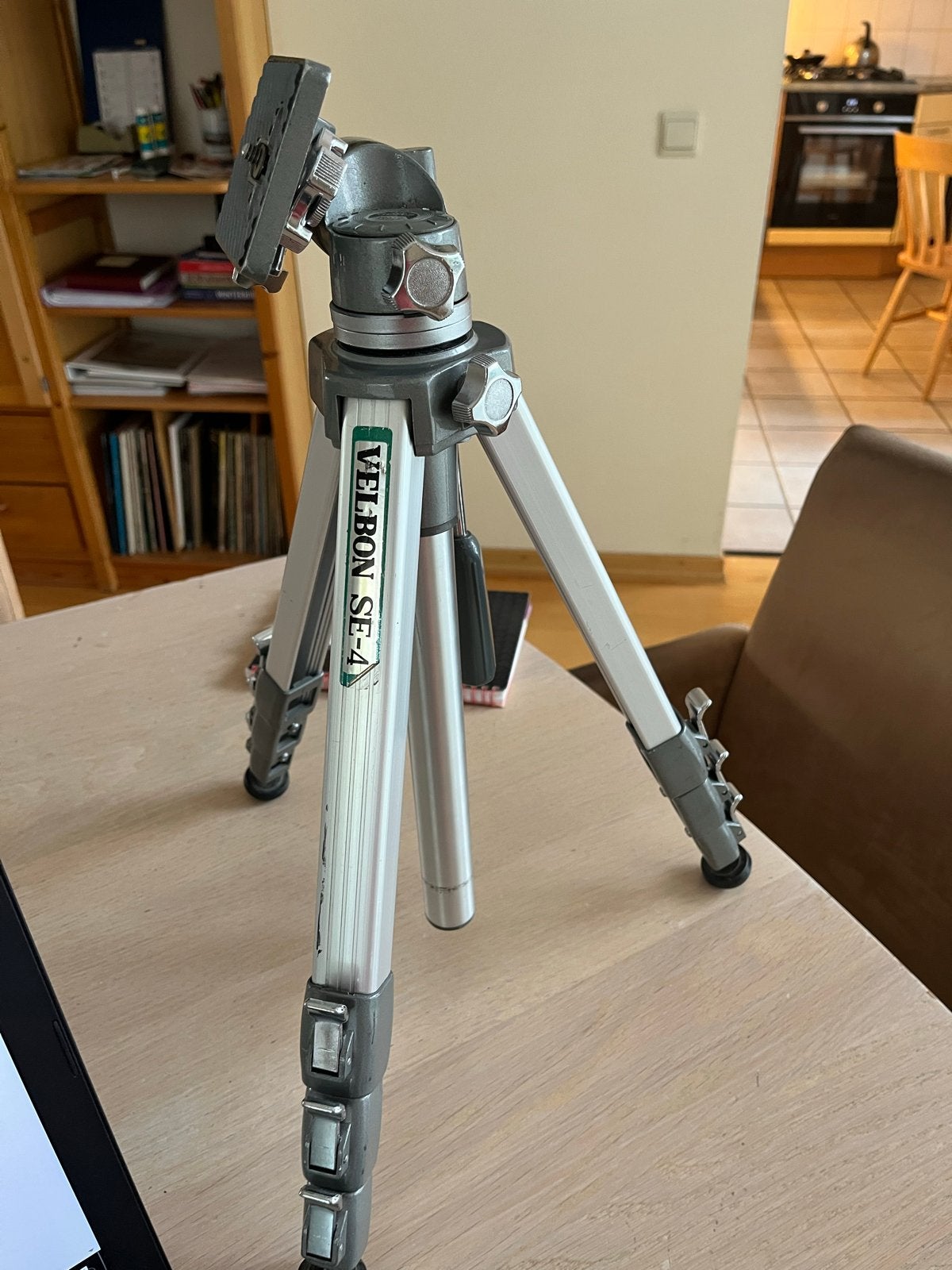 Velbon SE-4 Statief met Balhoofd - Gebruikt, Gebruikt, 125 cm of minder, Velbon, Met balhoofd