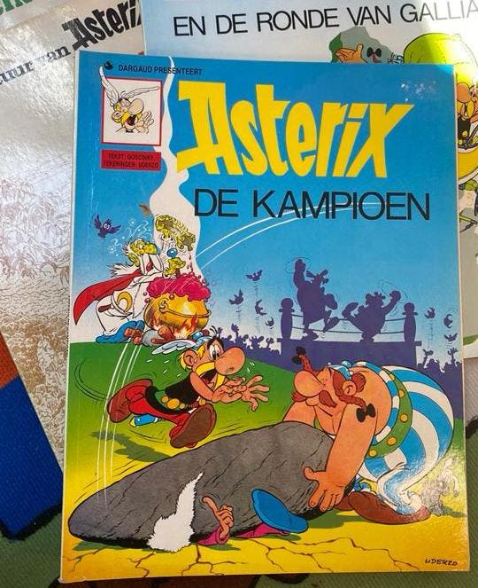 Asterix en de kampioen, Boeken, Stripboeken, Eén stripboek, Ophalen of Verzenden, Zo goed als nieuw