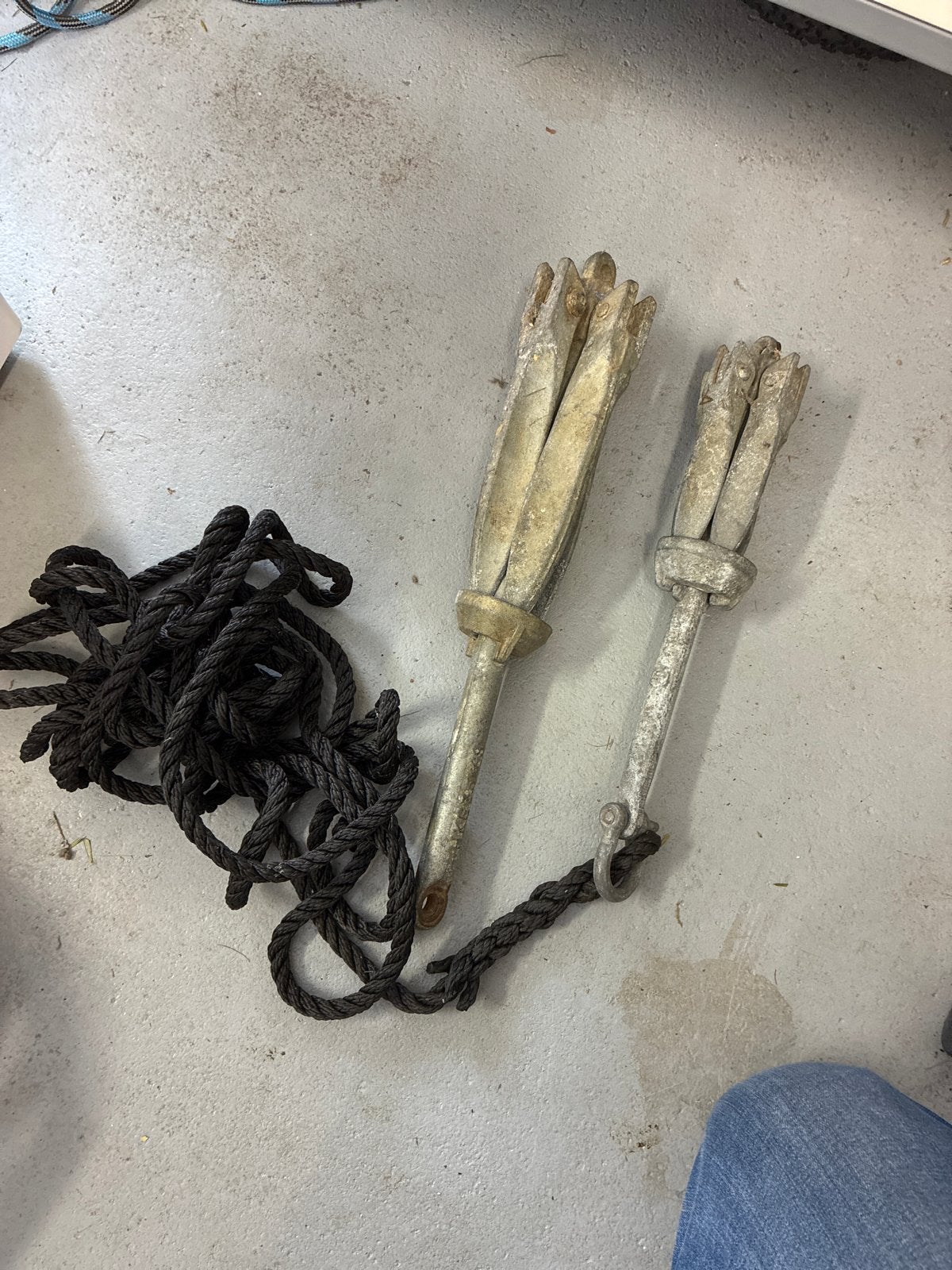 2 Klapankers / Paraplu Ankers (3,5 kg en 2 kg), Ophalen of Verzenden, Gebruikt, Overige typen