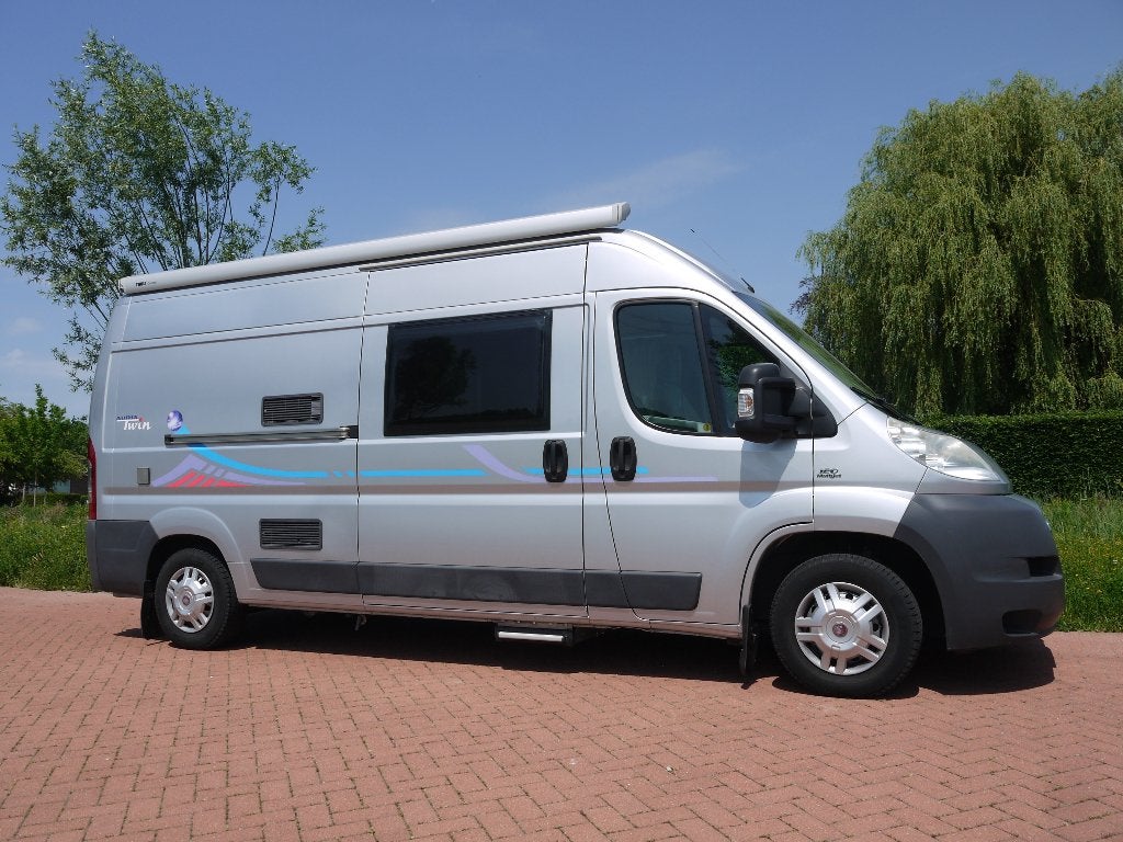Adria Adriatik Twin buscamper; Fiat 2.2 120 pk, L 599 cm, Caravans en Kamperen, Kluisje, Ringverwarming, Koelkast, Fiat
