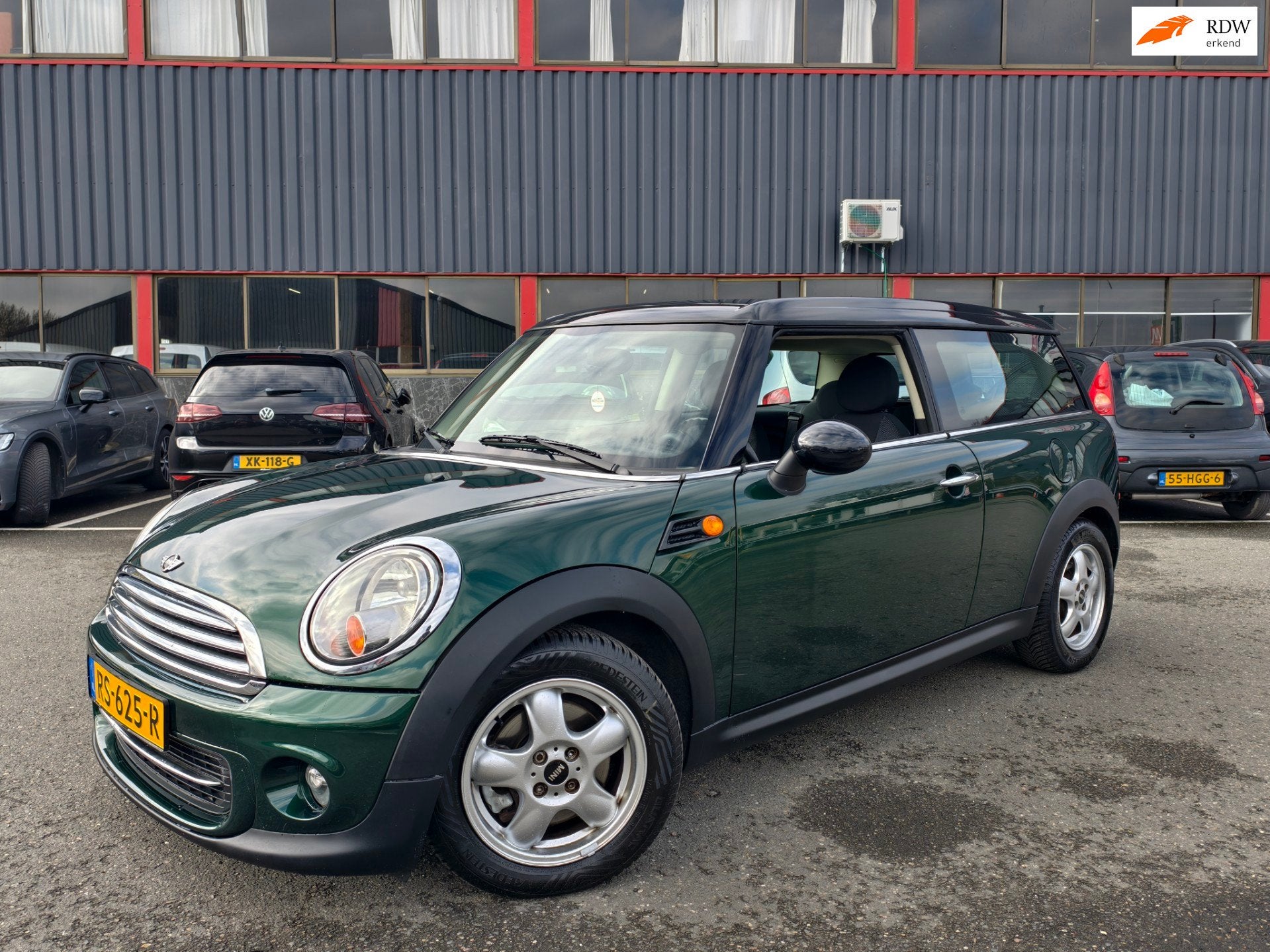 Mini Mini Clubman 1.6 Cooper Pepper // AUTOMAAT / AIRCO /, Euro 5, Gebruikt, 4 cilinders, 4 stoelen